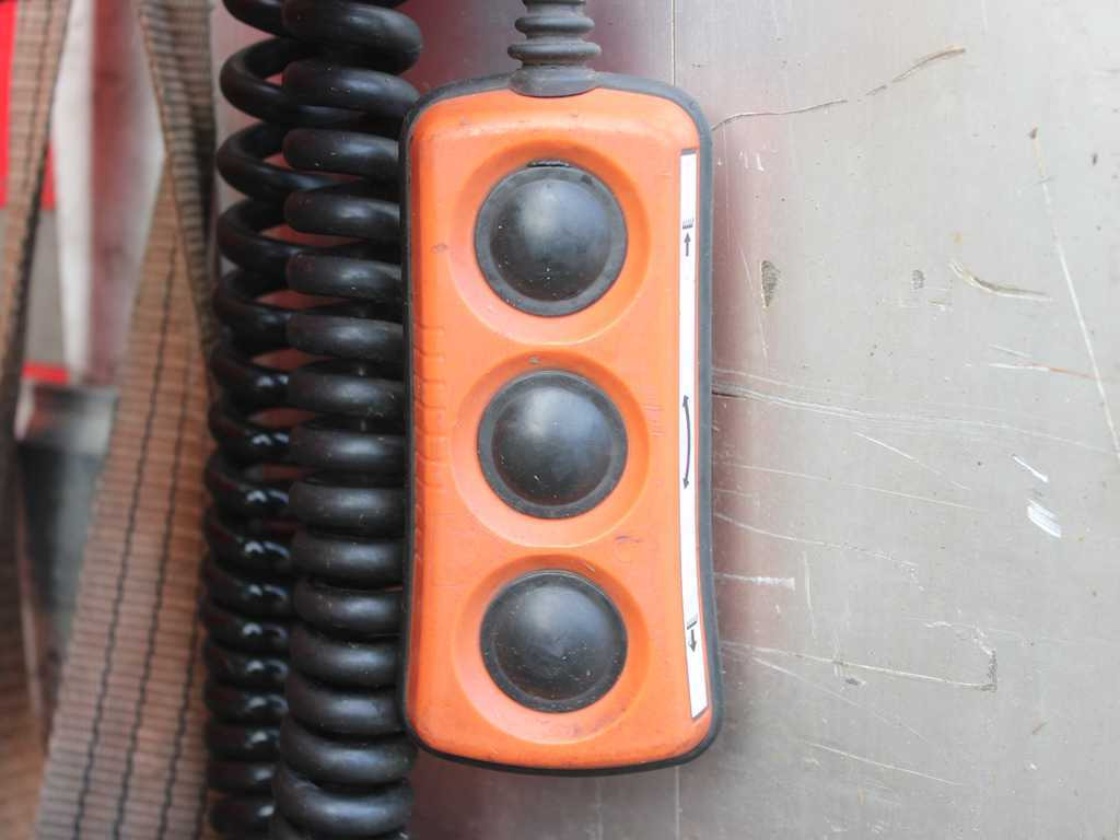 Camión lona DAF LF 250 FA, EURO 6, HYDRAULIC FRONT: foto 7