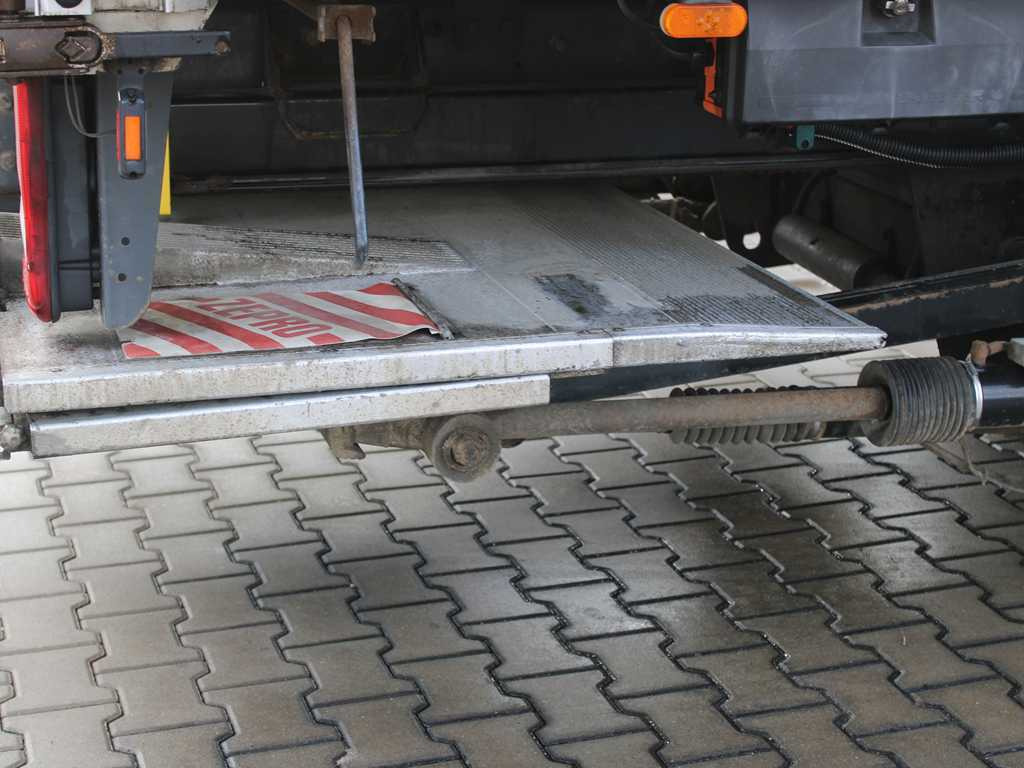 Camión lona DAF LF 250 FA, EURO 6, HYDRAULIC FRONT: foto 8