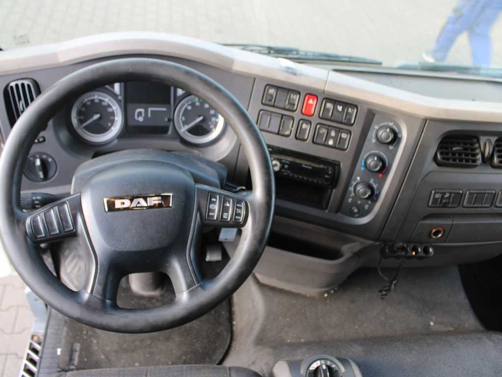 Camión lona DAF LF 250 FA, EURO 6, HYDRAULIC FRONT: foto 11