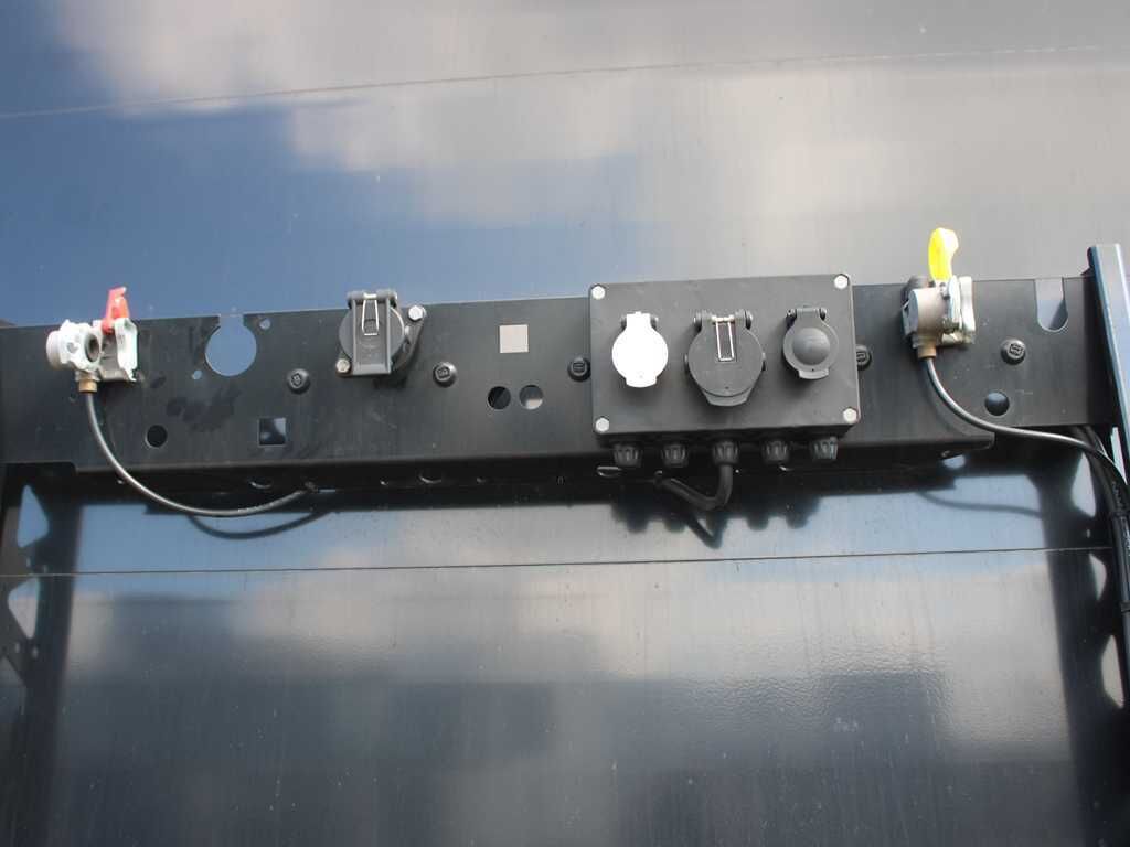 Kögel SN24, LOWDECK, SAF, LIFT AXLE, LIFTING ROOF, MULTILOCK - Semirremolque lona: foto 5 Kögel SN24, LOWDECK, SAF, LIFT AXLE, LIFTING ROOF, MULTILOCK - Semirremolque lona: foto 5