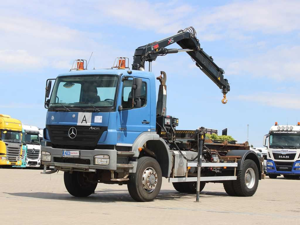 Mercedes-Benz AXOR 1824, CRANE HIAB 099B-3 DUO, 4x4 - Camión grúa: foto 1 Mercedes-Benz AXOR 1824, CRANE HIAB 099B-3 DUO, 4x4 - Camión grúa: foto 1