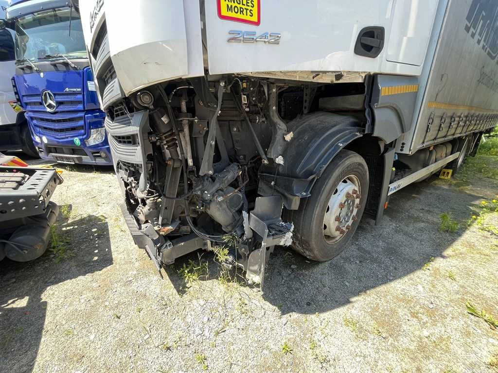 Mercedes-Benz Actros 2542, 6X2 - Camión lona: foto 4 Mercedes-Benz Actros 2542, 6X2 - Camión lona: foto 4