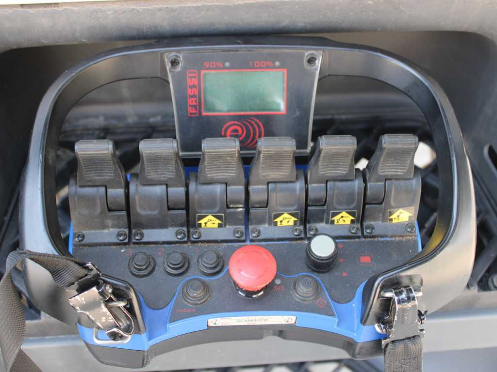 Leasing de  Renault D 250, EURO 6, SIDE, HYDRAULIC ARM FASSI F110 Renault D 250, EURO 6, SIDE, HYDRAULIC ARM FASSI F110: foto 12