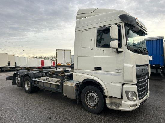DAF XF 480 FAR BDF Euro 6 Liftachse, Retarder - Camión portacontenedore/ Intercambiable: foto 3 DAF XF 480 FAR BDF Euro 6 Liftachse, Retarder - Camión portacontenedore/ Intercambiable: foto 3