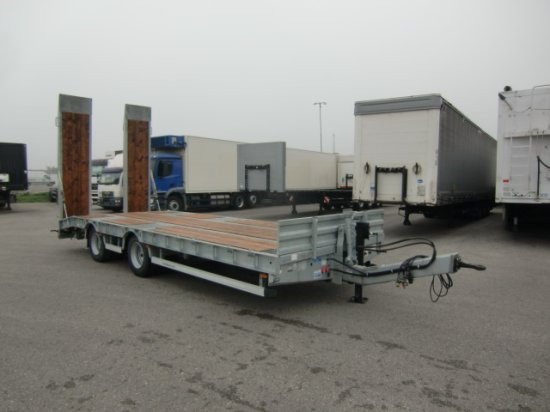 HUMBAUR HBTZ 217224 BS schräg Tandem-Tieflader Verzinkt, SAF-Achsen, - Remolque góndola rebajadas: foto 3 HUMBAUR HBTZ 217224 BS schräg Tandem-Tieflader Verzinkt, SAF-Achsen, - Remolque góndola rebajadas: foto 3