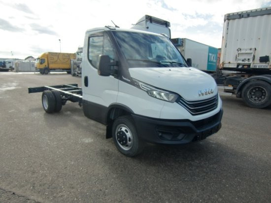 Iveco Daily 40 - 180 Fahrgestell, E6 Automatik 2 Stück verfügbar - Camión chasis: foto 3 Iveco Daily 40 - 180 Fahrgestell, E6 Automatik 2 Stück verfügbar - Camión chasis: foto 3