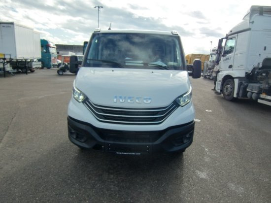 Iveco Daily 40 - 180 Fahrgestell, E6 Automatik 2 Stück verfügbar - Camión chasis: foto 2 Iveco Daily 40 - 180 Fahrgestell, E6 Automatik 2 Stück verfügbar - Camión chasis: foto 2