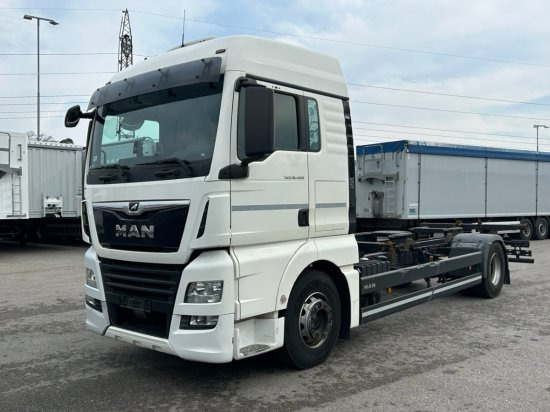 MAN TGX 18.460 XLX, 4x2, Euro 6, Standklima - Camión portacontenedore/ Intercambiable: foto 1 MAN TGX 18.460 XLX, 4x2, Euro 6, Standklima - Camión portacontenedore/ Intercambiable: foto 1