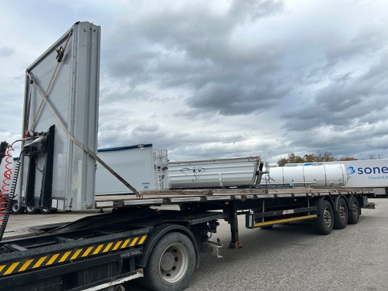 Schwarzmüller Plateau-Auflieger J Serie - Semirremolque plataforma/ Caja abierta: foto 1 Schwarzmüller Plateau-Auflieger J Serie - Semirremolque plataforma/ Caja abierta: foto 1