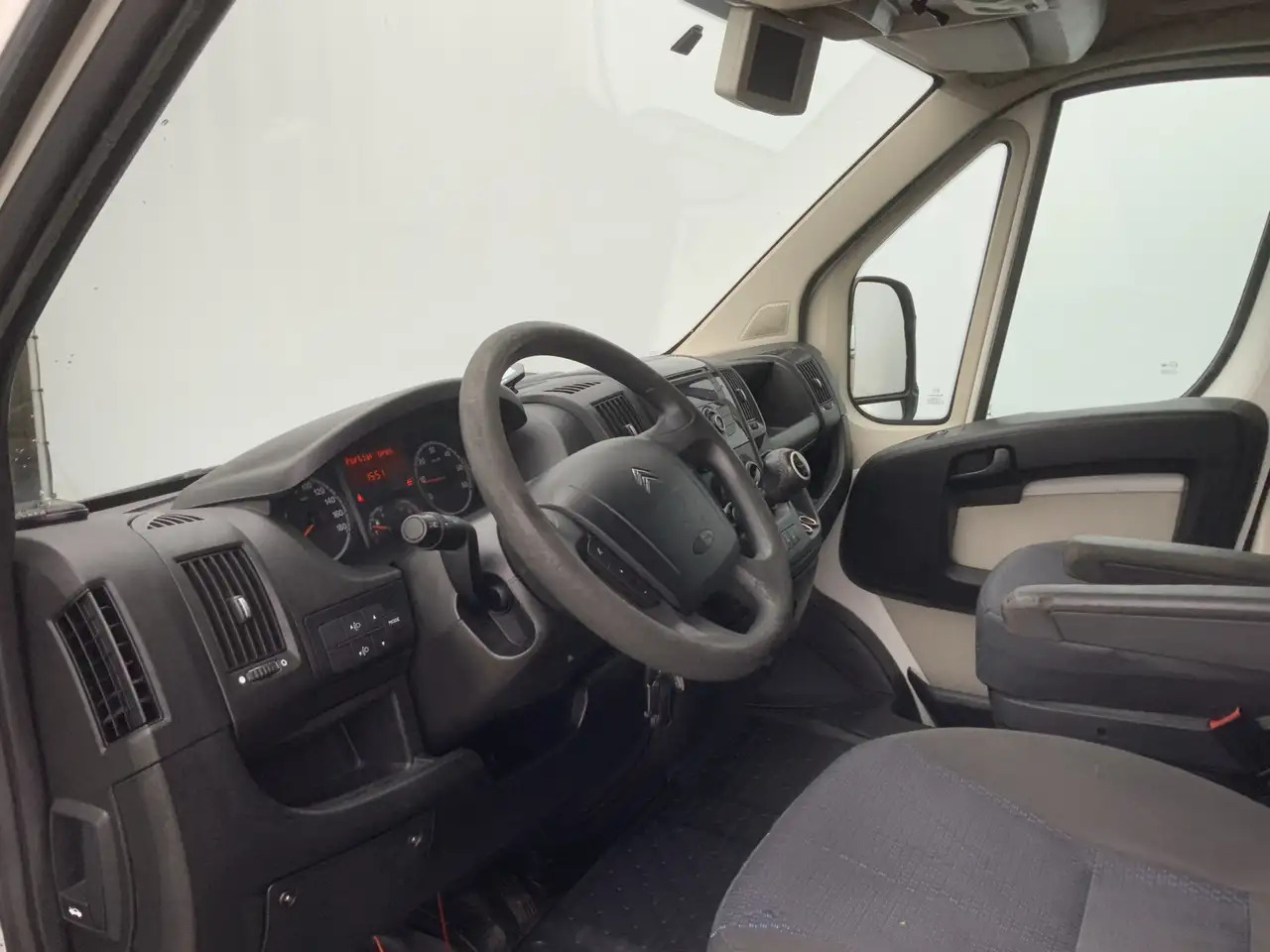 Citroen Jumper 30 2.2 HDI L2H2 Airco Cruise Camera 3 Zits sidebar - Furgón: foto 5 Citroen Jumper 30 2.2 HDI L2H2 Airco Cruise Camera 3 Zits sidebar - Furgón: foto 5