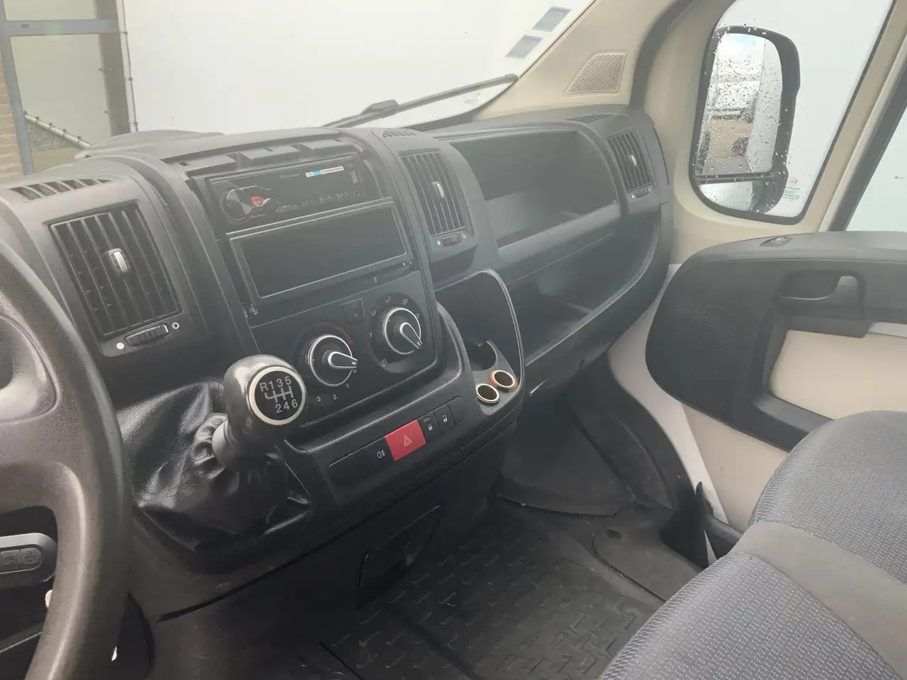 Citroen Jumper 35 2.2 HDI L4H3 Maxi (motor lampje brand !!) Airco - Furgón: foto 5 Citroen Jumper 35 2.2 HDI L4H3 Maxi (motor lampje brand !!) Airco - Furgón: foto 5