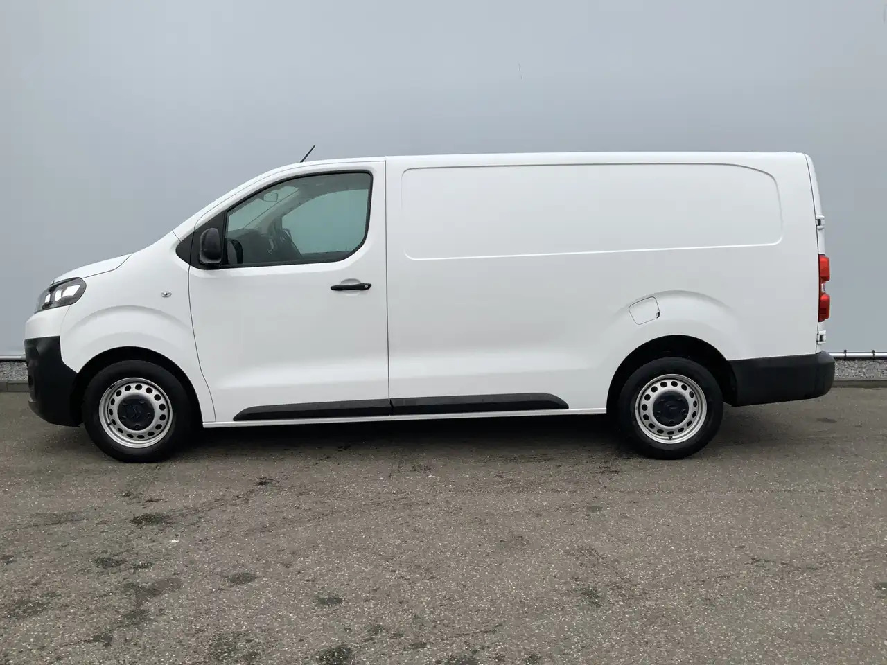 Citroen Jumpy 2.0 BlueHDI 120 XL Club Airco Cruise Navi 3 Zits E - Furgoneta pequeña: foto 4 Citroen Jumpy 2.0 BlueHDI 120 XL Club Airco Cruise Navi 3 Zits E - Furgoneta pequeña: foto 4