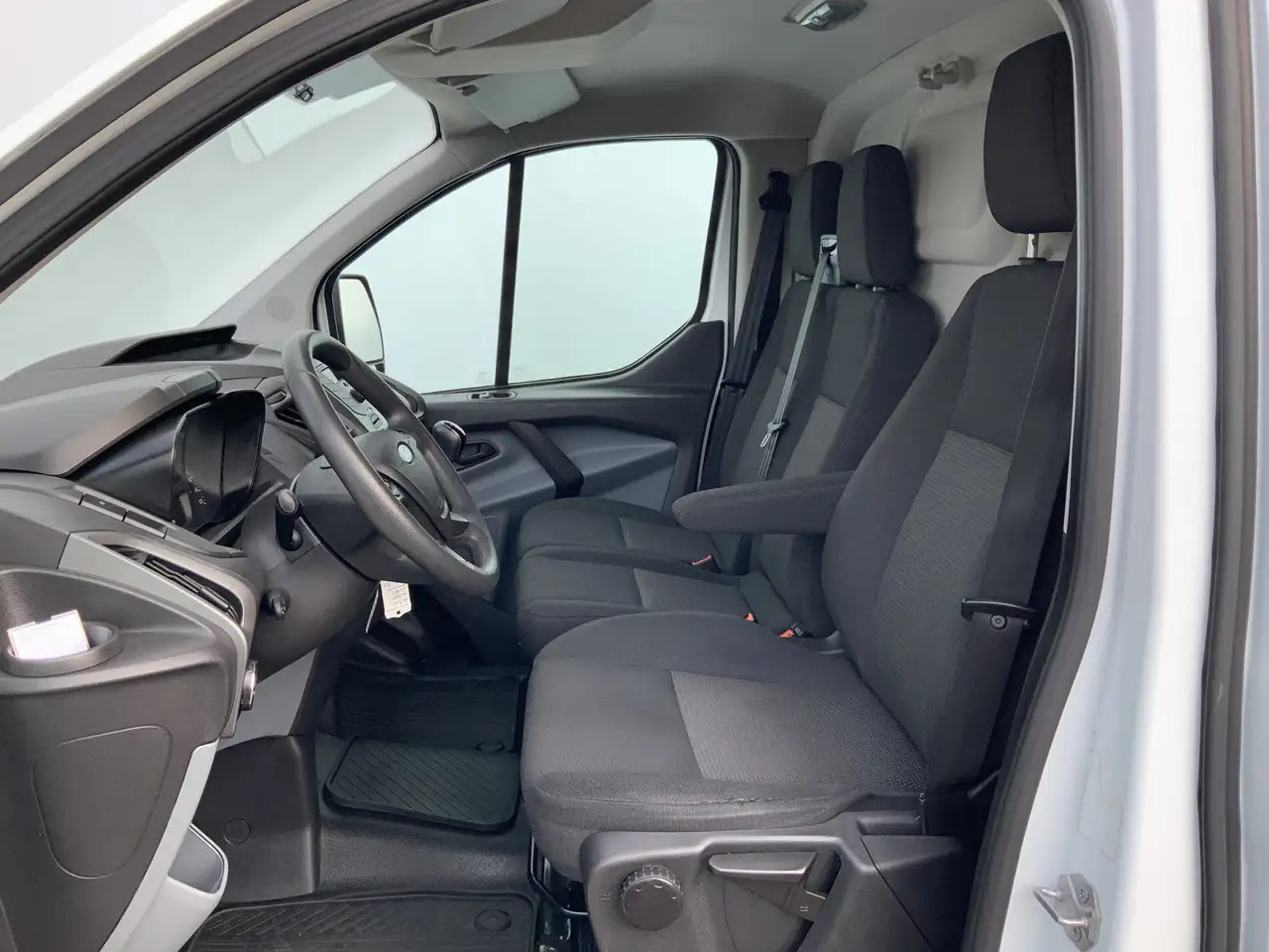 Ford Transit Custom 270 2.2 TDCI L1H1 Economy Edition Airco Cruise 3 Z - Furgón: foto 4 Ford Transit Custom 270 2.2 TDCI L1H1 Economy Edition Airco Cruise 3 Z - Furgón: foto 4