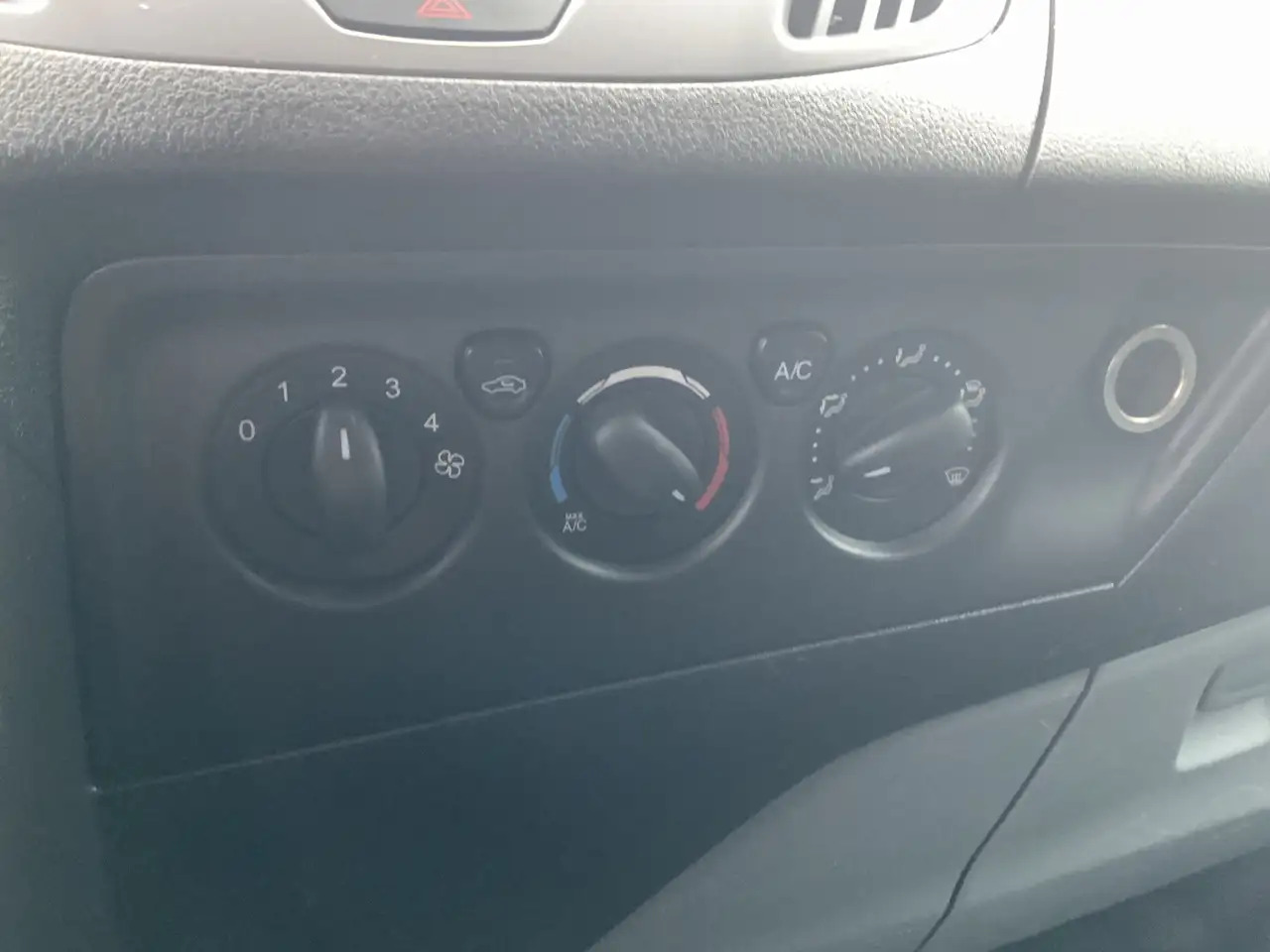 Furgoneta de pasajeros Ford Transit Custom 300 2.2 TDCI L2H1 (11000,- ex btw /ex bpm)Trend: foto 19