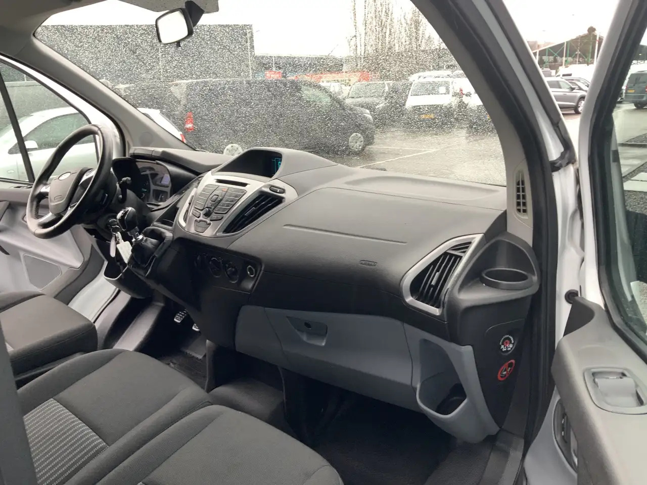 Furgoneta de pasajeros Ford Transit Custom 300 2.2 TDCI L2H1 (11000,- ex btw /ex bpm)Trend: foto 10