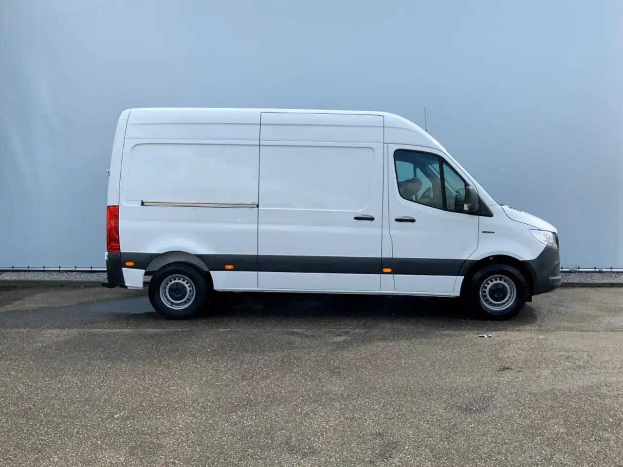 Mercedes-Benz Sprinter E-Sprinter NIEUW !!! L2H2 55 kWh Airco 3 Zits Opst - Furgón: foto 3 Mercedes-Benz Sprinter E-Sprinter NIEUW !!! L2H2 55 kWh Airco 3 Zits Opst - Furgón: foto 3