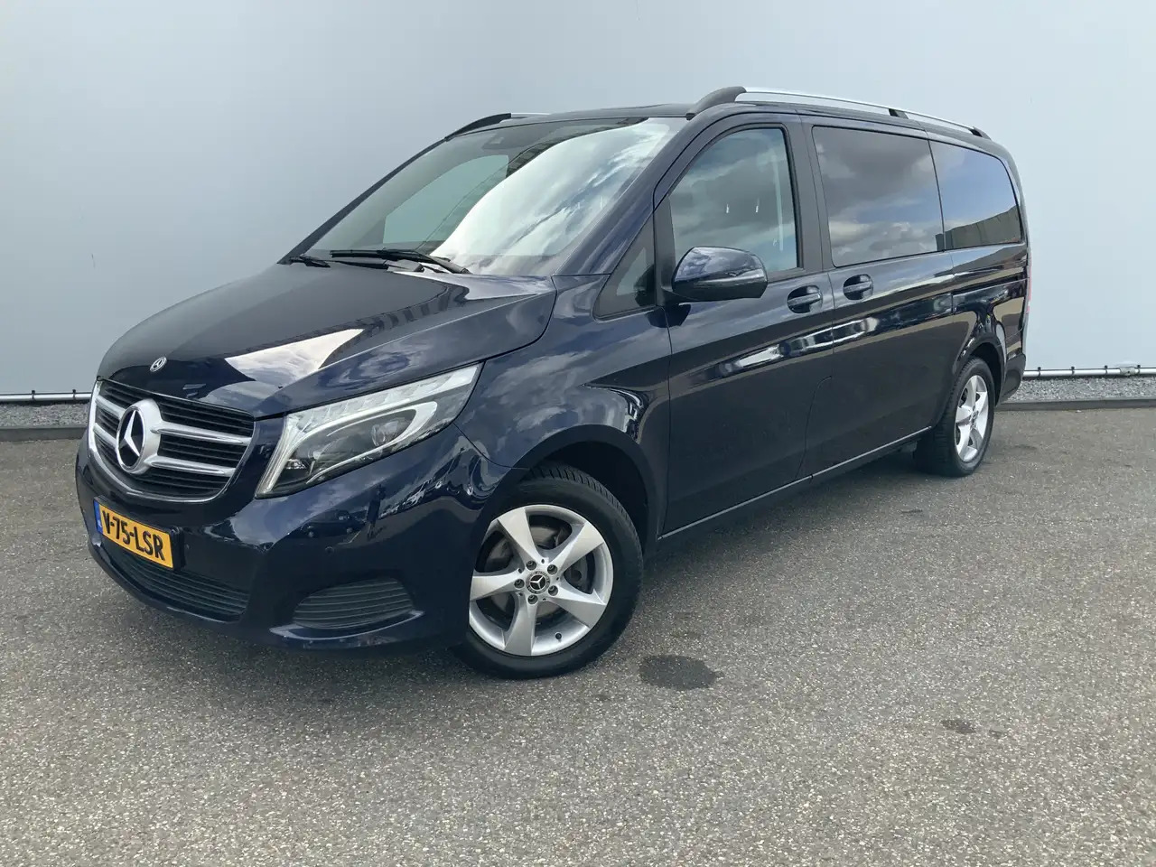 Mercedes-Benz V 220 220d Lang Automaat Avantgarde Edition Dub Cab Leer - Furgoneta combi: foto 1 Mercedes-Benz V 220 220d Lang Automaat Avantgarde Edition Dub Cab Leer - Furgoneta combi: foto 1