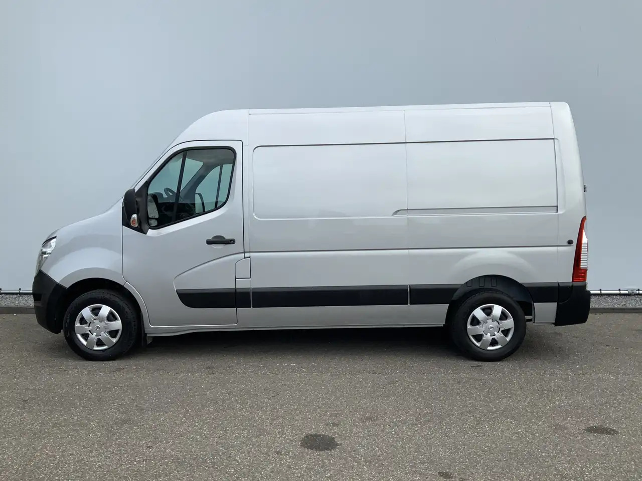 Nissan Interstar 2.3 dCi L2H2 Acenta Airco Cruise 3 Zits Camera Nav - Furgón: foto 3 Nissan Interstar 2.3 dCi L2H2 Acenta Airco Cruise 3 Zits Camera Nav - Furgón: foto 3