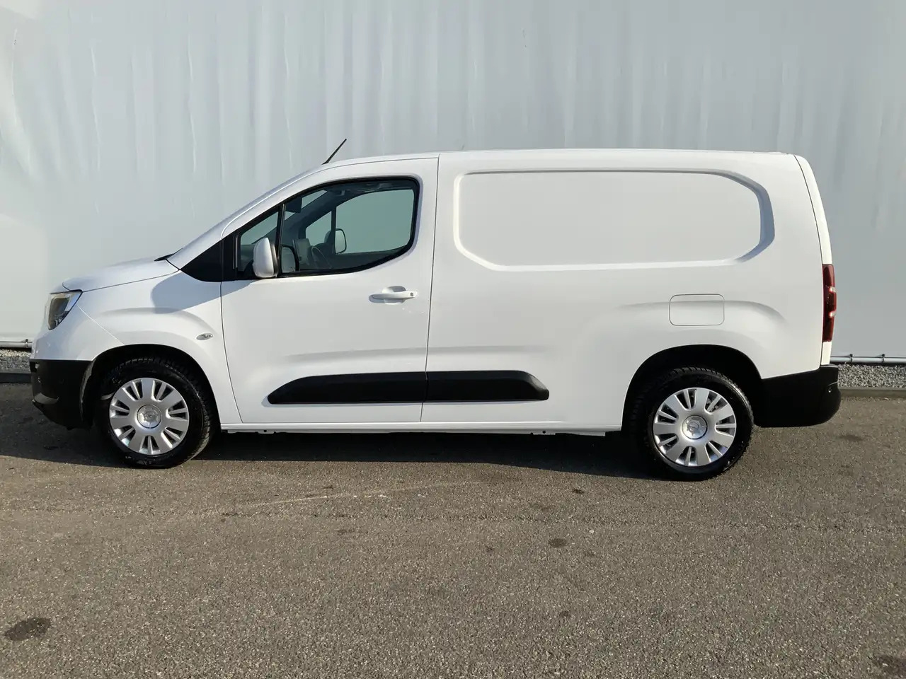 Opel Combo 1.5D L2H1 Edition Automaat Cruise Navi Airco Winte - Furgoneta pequeña: foto 3 Opel Combo 1.5D L2H1 Edition Automaat Cruise Navi Airco Winte - Furgoneta pequeña: foto 3