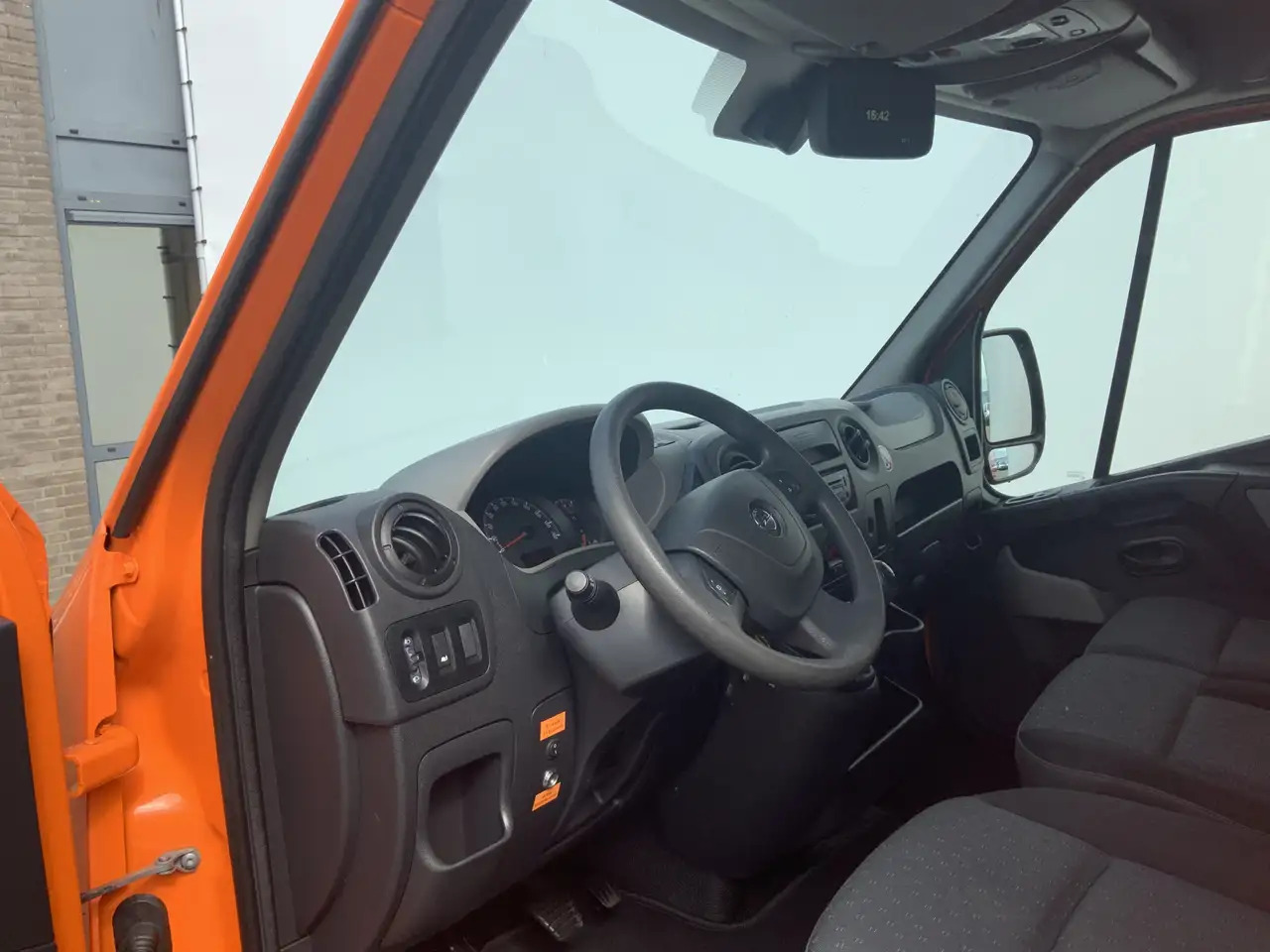 Opel Movano 2.3 CDTI L2H3 Airco Cruise 3 Zits Trekhaak 2500 kg - Furgón: foto 5 Opel Movano 2.3 CDTI L2H3 Airco Cruise 3 Zits Trekhaak 2500 kg - Furgón: foto 5