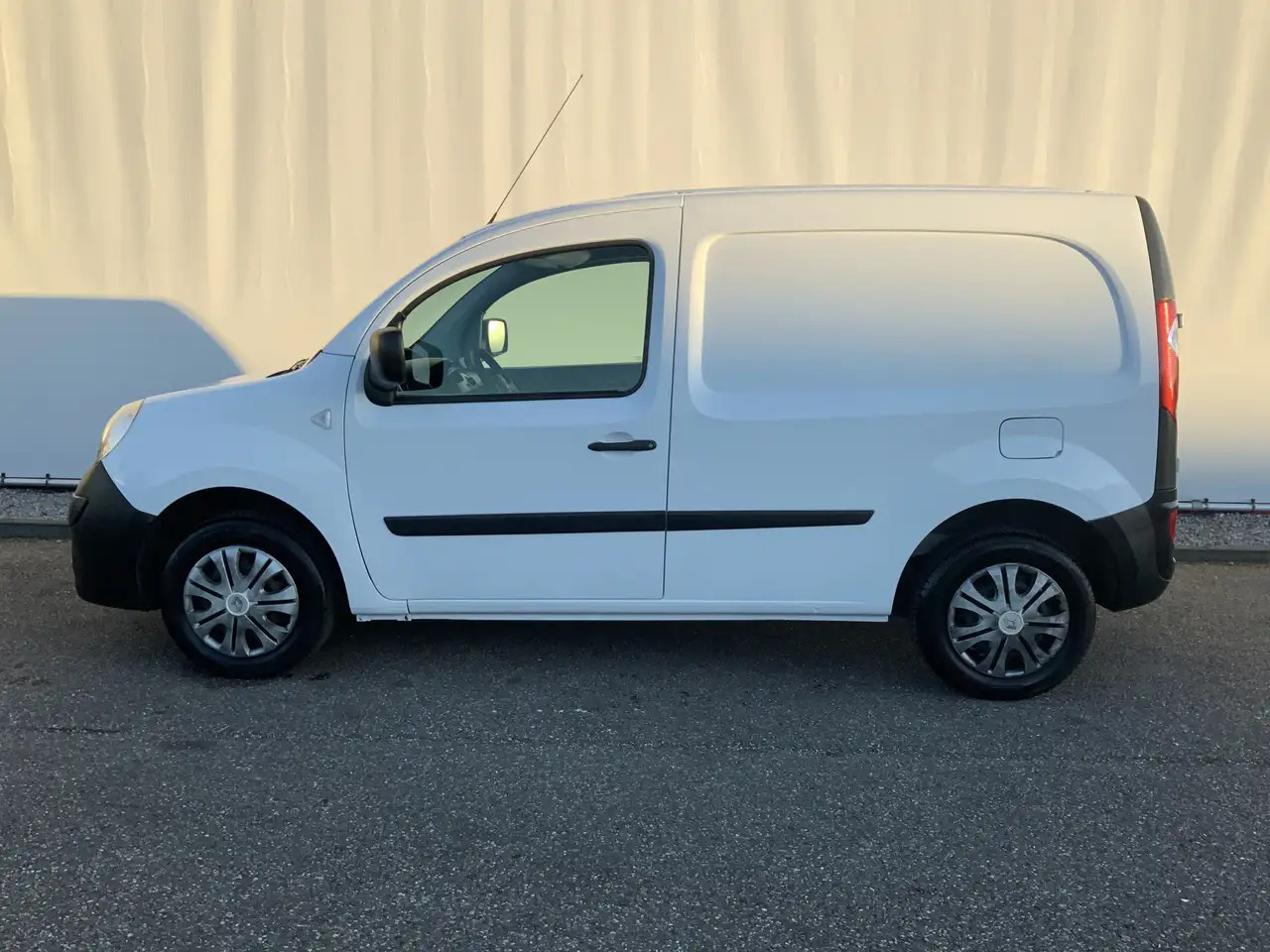 Renault Kangoo Express 1.5 dCi 70 Express Comfort Airco Trekhaak - Furgoneta pequeña: foto 3 Renault Kangoo Express 1.5 dCi 70 Express Comfort Airco Trekhaak - Furgoneta pequeña: foto 3