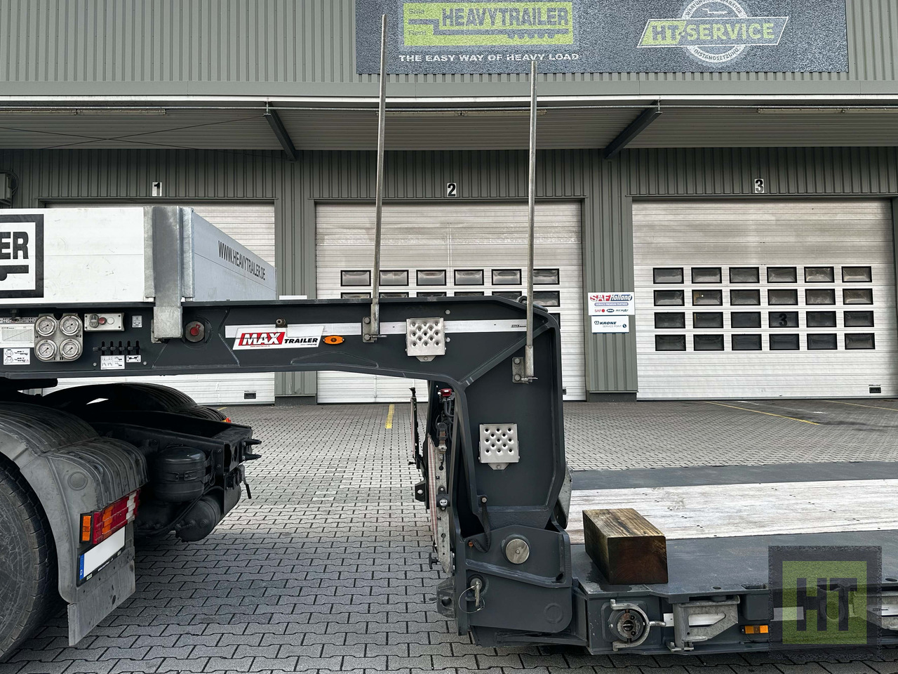 Faymonville MAX Trailer 3-Achs-Tiefbett mit Pendelachsen - Semirremolque góndola rebajadas: foto 4 Faymonville MAX Trailer 3-Achs-Tiefbett mit Pendelachsen - Semirremolque góndola rebajadas: foto 4