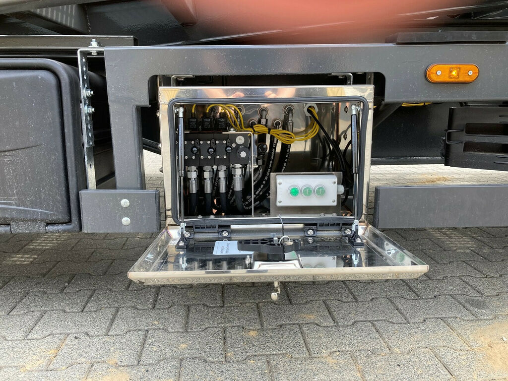 Meusburger 3-Achs-Satteltieflader mit abklappbarem Heck - Semirremolque góndola rebajadas: foto 3 Meusburger 3-Achs-Satteltieflader mit abklappbarem Heck - Semirremolque góndola rebajadas: foto 3