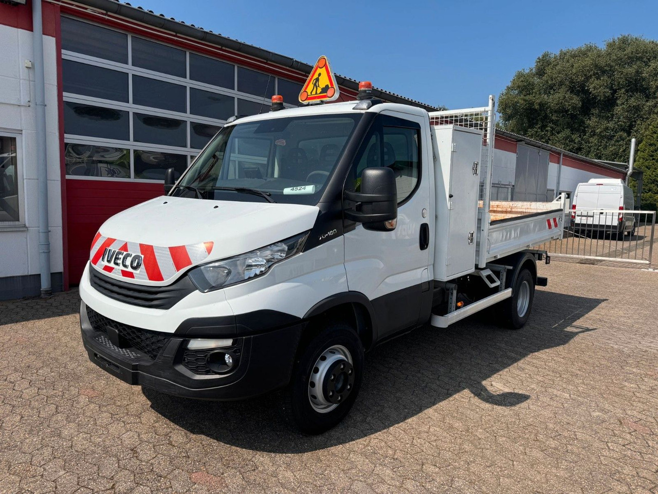 Iveco 70C18 Kipper 3625 kg Nutzlast! Klima EURO 6C - Volquete furgoneta: foto 1 Iveco 70C18 Kipper 3625 kg Nutzlast! Klima EURO 6C - Volquete furgoneta: foto 1