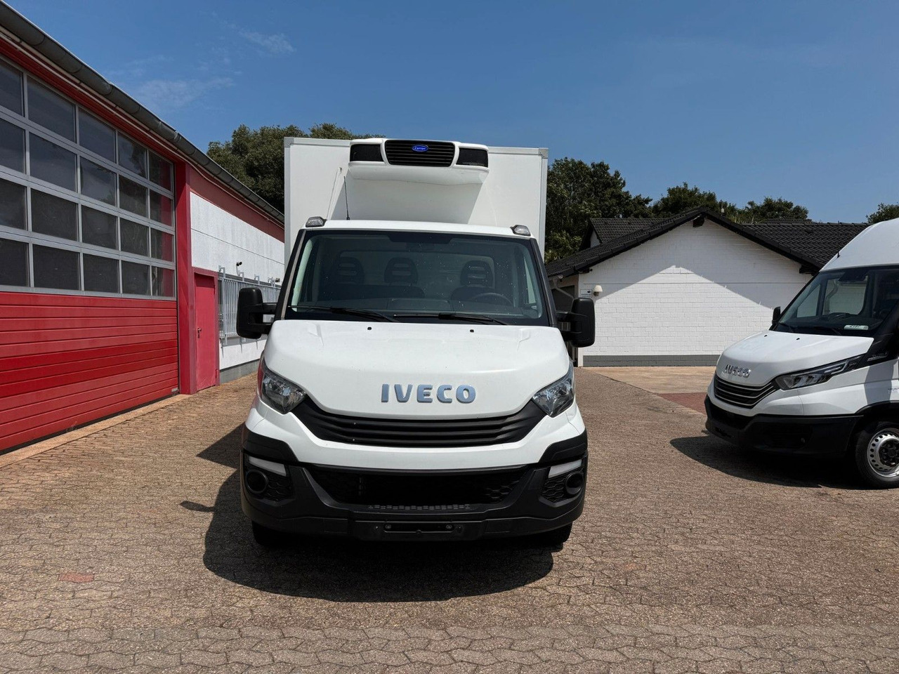 Iveco Daily 35C16 Tiefkühlkoffer Carrier Pulsor350 LWB - Furgoneta frigorifica: foto 2 Iveco Daily 35C16 Tiefkühlkoffer Carrier Pulsor350 LWB - Furgoneta frigorifica: foto 2