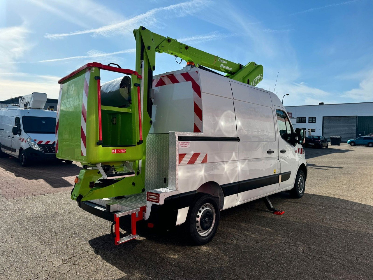 Renault Master Steiger France Elévateur 142 TPFc - Camión con plataforma elevadora: foto 4 Renault Master Steiger France Elévateur 142 TPFc - Camión con plataforma elevadora: foto 4