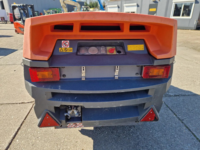 Atlas-Copco XAS57 in zeer nette staat - Compresor de aire: foto 5 Atlas-Copco XAS57 in zeer nette staat - Compresor de aire: foto 5