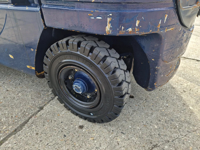 Carretilla elevadora diésel Caterpillar DP25K met breed vorkenbord: foto 13