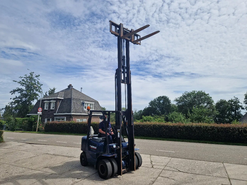 Carretilla elevadora diésel Caterpillar DP25K met breed vorkenbord: foto 16