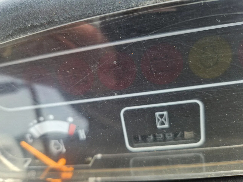 Carretilla elevadora diésel Caterpillar DP25K met breed vorkenbord: foto 9