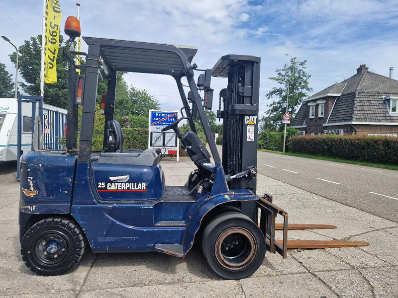 Carretilla elevadora diésel Caterpillar DP25K met breed vorkenbord: foto 20