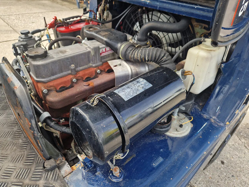 Carretilla elevadora diésel Caterpillar DP25K met breed vorkenbord: foto 7