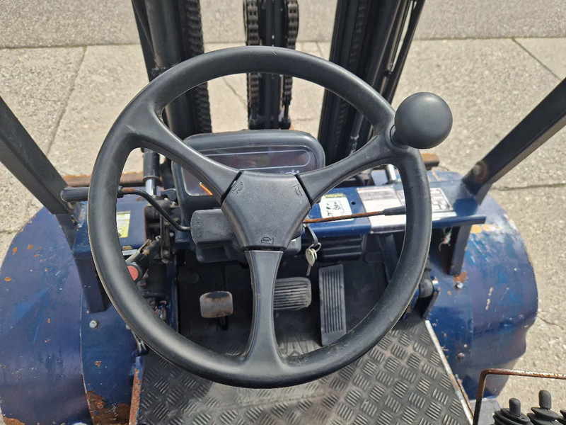 Carretilla elevadora diésel Caterpillar DP25K met breed vorkenbord: foto 10