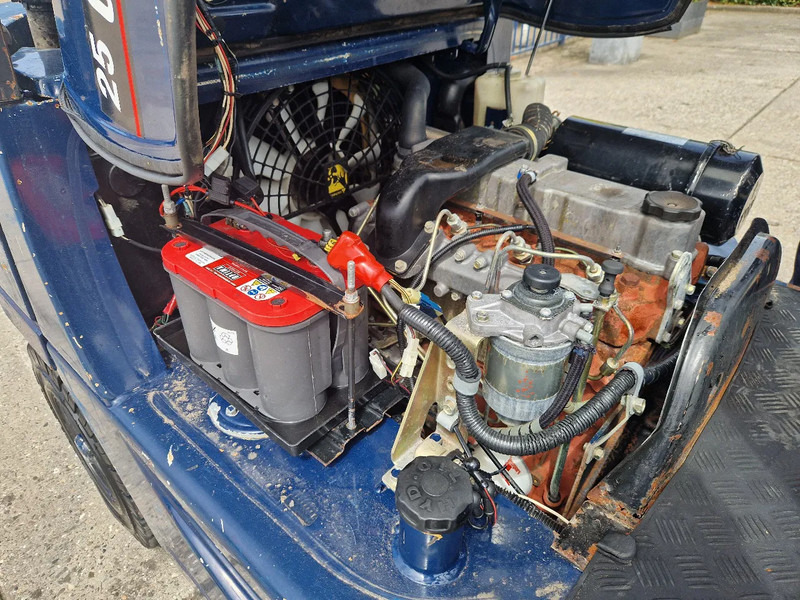 Carretilla elevadora diésel Caterpillar DP25K met breed vorkenbord: foto 5