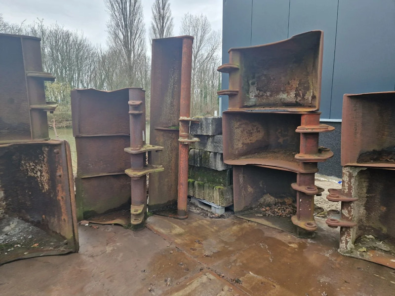 Diversen bakken penmaat 60 met en zonder tanden - Cazo para Maquinaria de construcción: foto 3 Diversen bakken penmaat 60 met en zonder tanden - Cazo para Maquinaria de construcción: foto 3