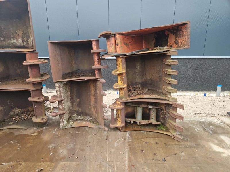 Diversen bakken penmaat 60 met en zonder tanden - Cazo para Maquinaria de construcción: foto 2 Diversen bakken penmaat 60 met en zonder tanden - Cazo para Maquinaria de construcción: foto 2