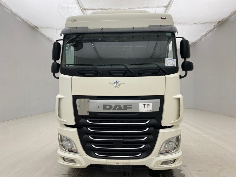 DAF XF 460 Space Cab - Cabeza tractora: foto 2 DAF XF 460 Space Cab - Cabeza tractora: foto 2