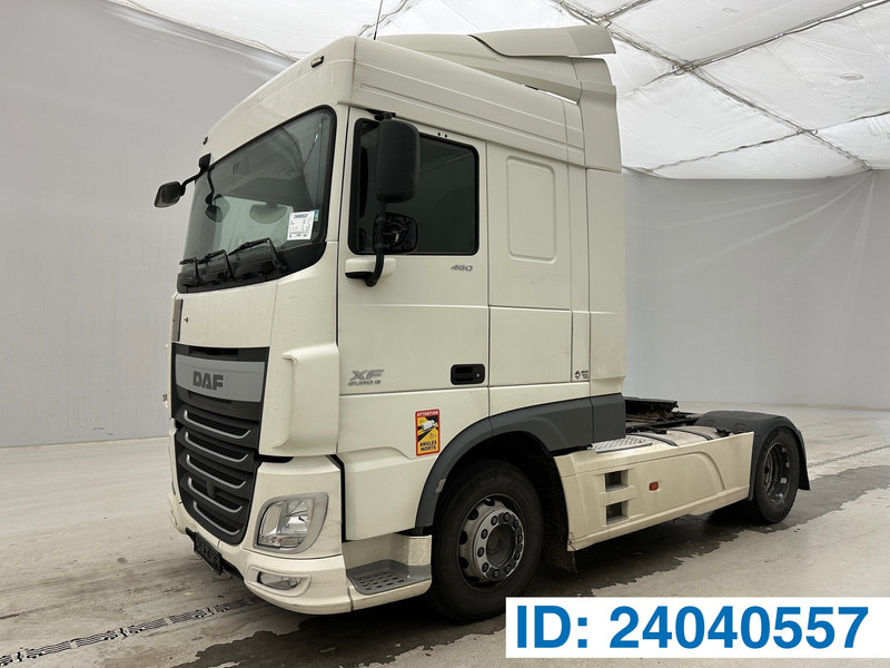 DAF XF 460 Space Cab - Cabeza tractora: foto 1 DAF XF 460 Space Cab - Cabeza tractora: foto 1