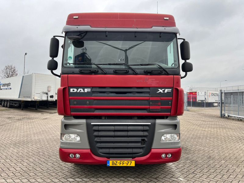 DAF XF105.410 Space Cab - ADR* - Cabeza tractora: foto 2 DAF XF105.410 Space Cab - ADR* - Cabeza tractora: foto 2