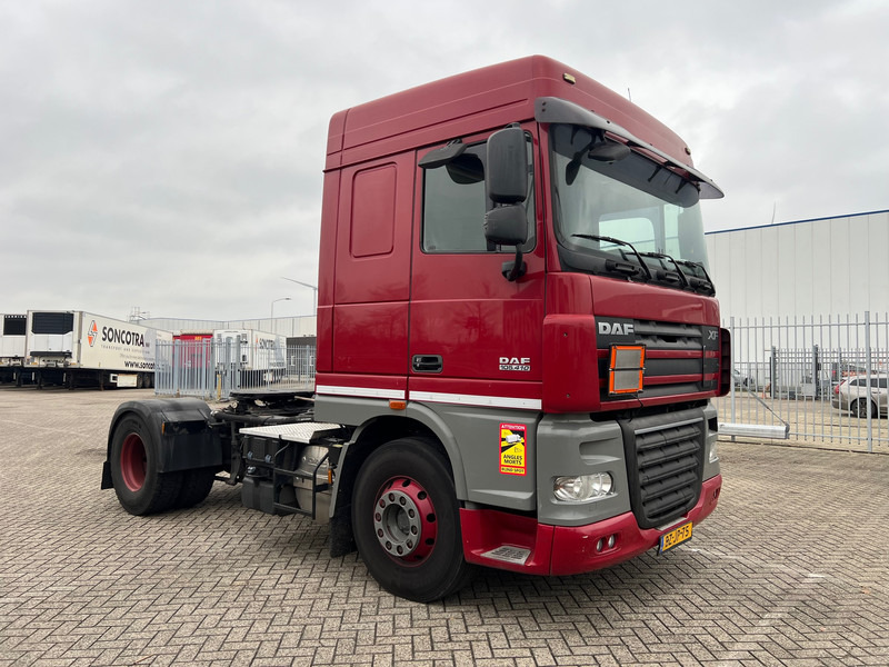 DAF XF105.410 Space Cab - ADR* - Cabeza tractora: foto 3 DAF XF105.410 Space Cab - ADR* - Cabeza tractora: foto 3