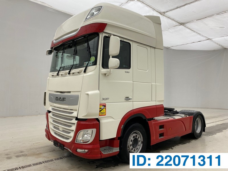 DAF XF105.530 Super Space Cab* - Cabeza tractora: foto 1 DAF XF105.530 Super Space Cab* - Cabeza tractora: foto 1