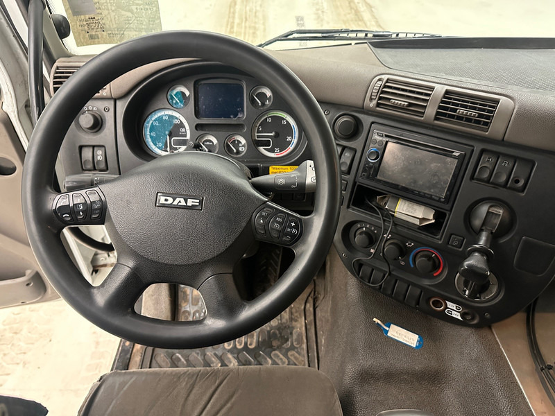 Foto del interior 1: Camión cisterna DAF CF85.410 - 6x2