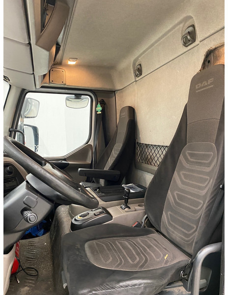 Camión caja cerrada DAF LF45.180: foto 11
