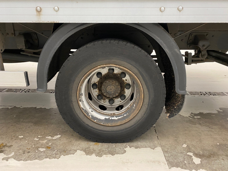 Camión caja cerrada DAF LF45.180: foto 9