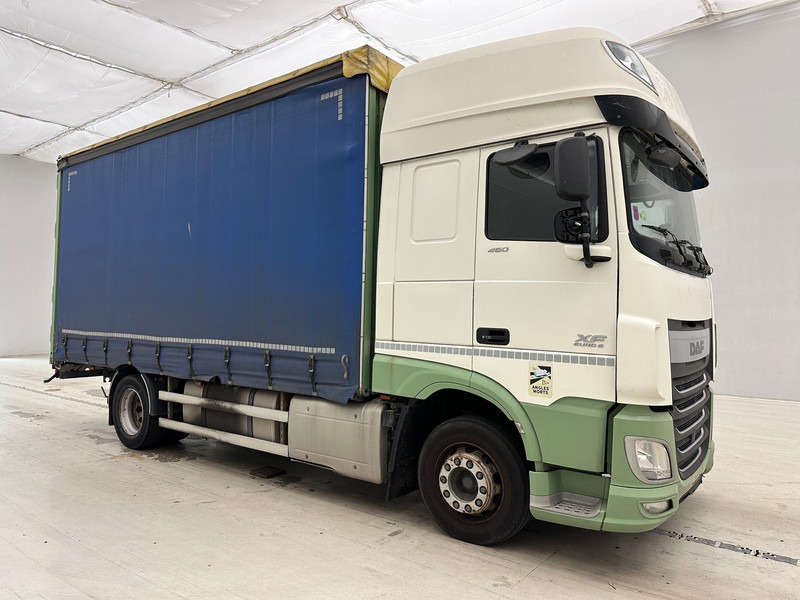 DAF XF 460 Super Space Cab - Camión lona: foto 3 DAF XF 460 Super Space Cab - Camión lona: foto 3