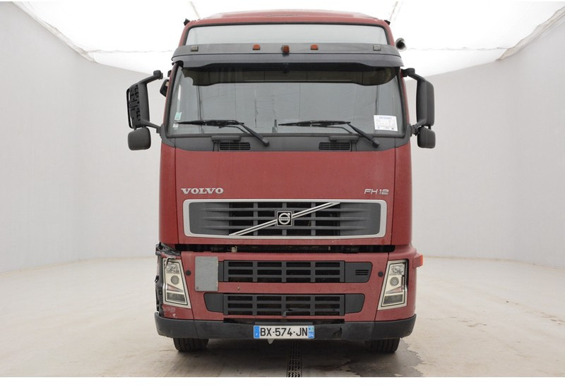 Volvo FH12.460 Globetrotter - Camión caja abierta: foto 2 Volvo FH12.460 Globetrotter - Camión caja abierta: foto 2